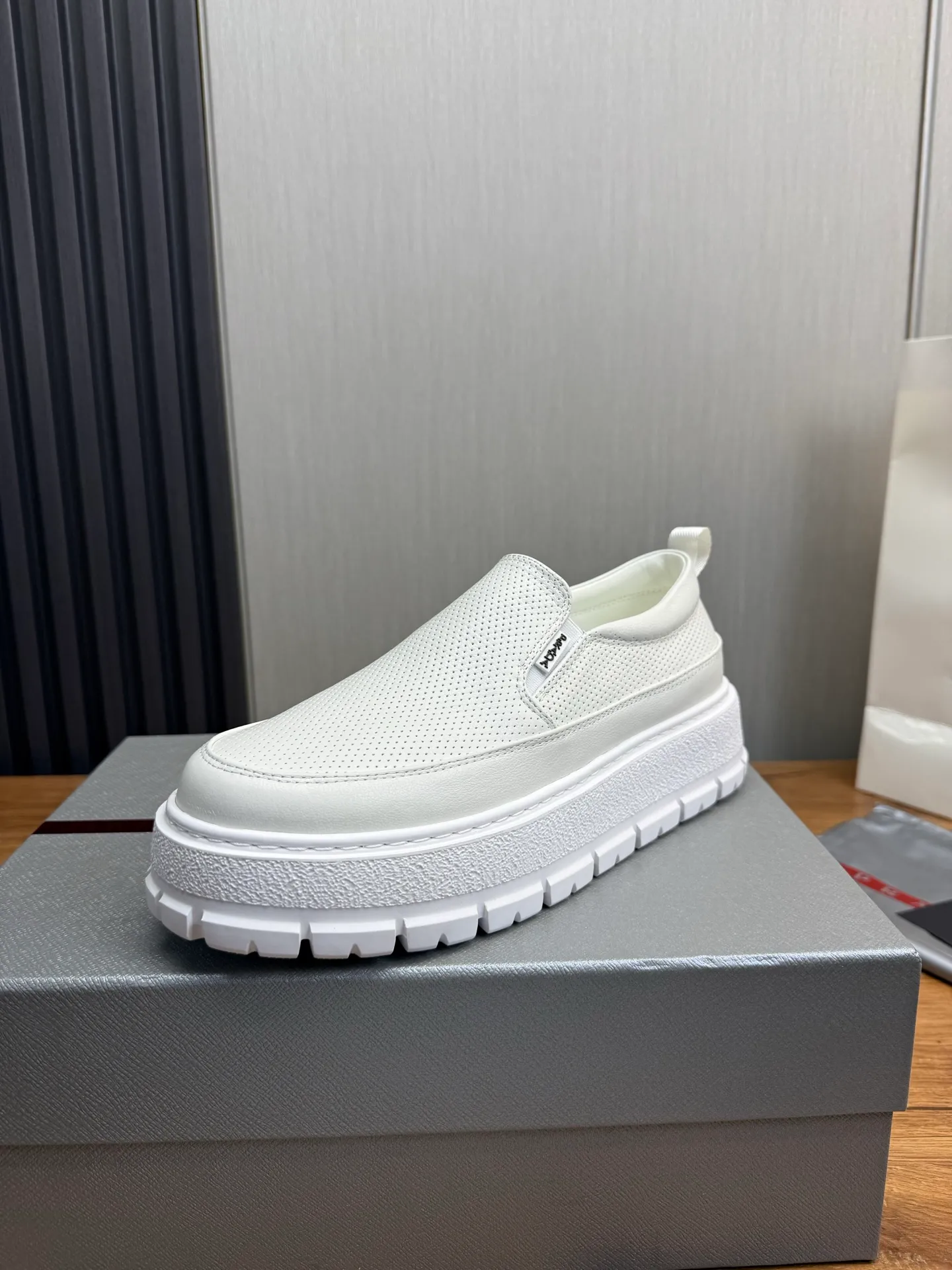 Men's shoes 💰580💰 [PRADA] Men's shoes are popular in the counter, official website is synchronized, 1 high-quality shipment ✔️Imported cowhide punching + cowhide lining, 1🆚1 replica, original sole, 38-45 (45 customized, non-refundable)